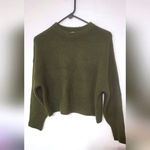 Topshop women's   green sweater. Petite Size 4-6.